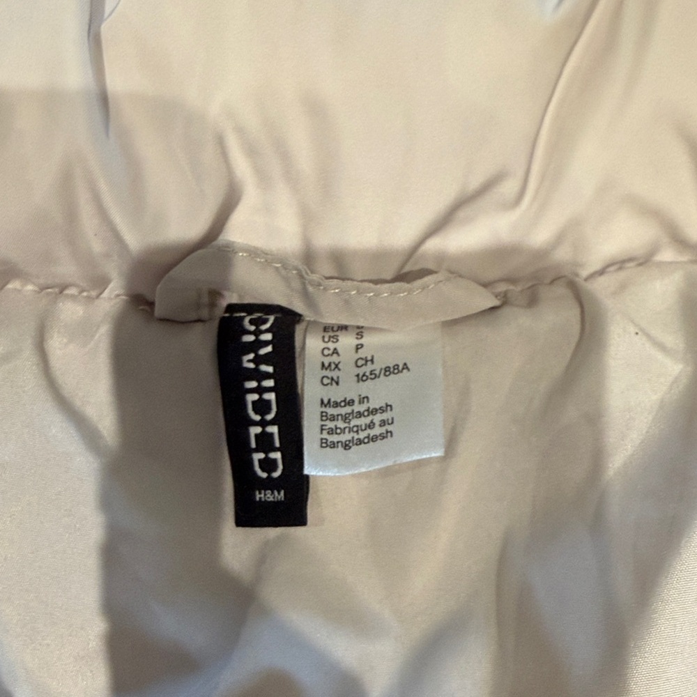 Divided Light Beige Puffer Jacket - image 3